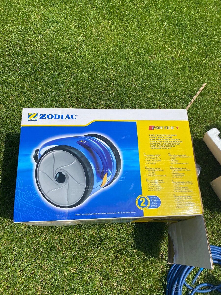 Bazénový automatický vysavač Vortex 1