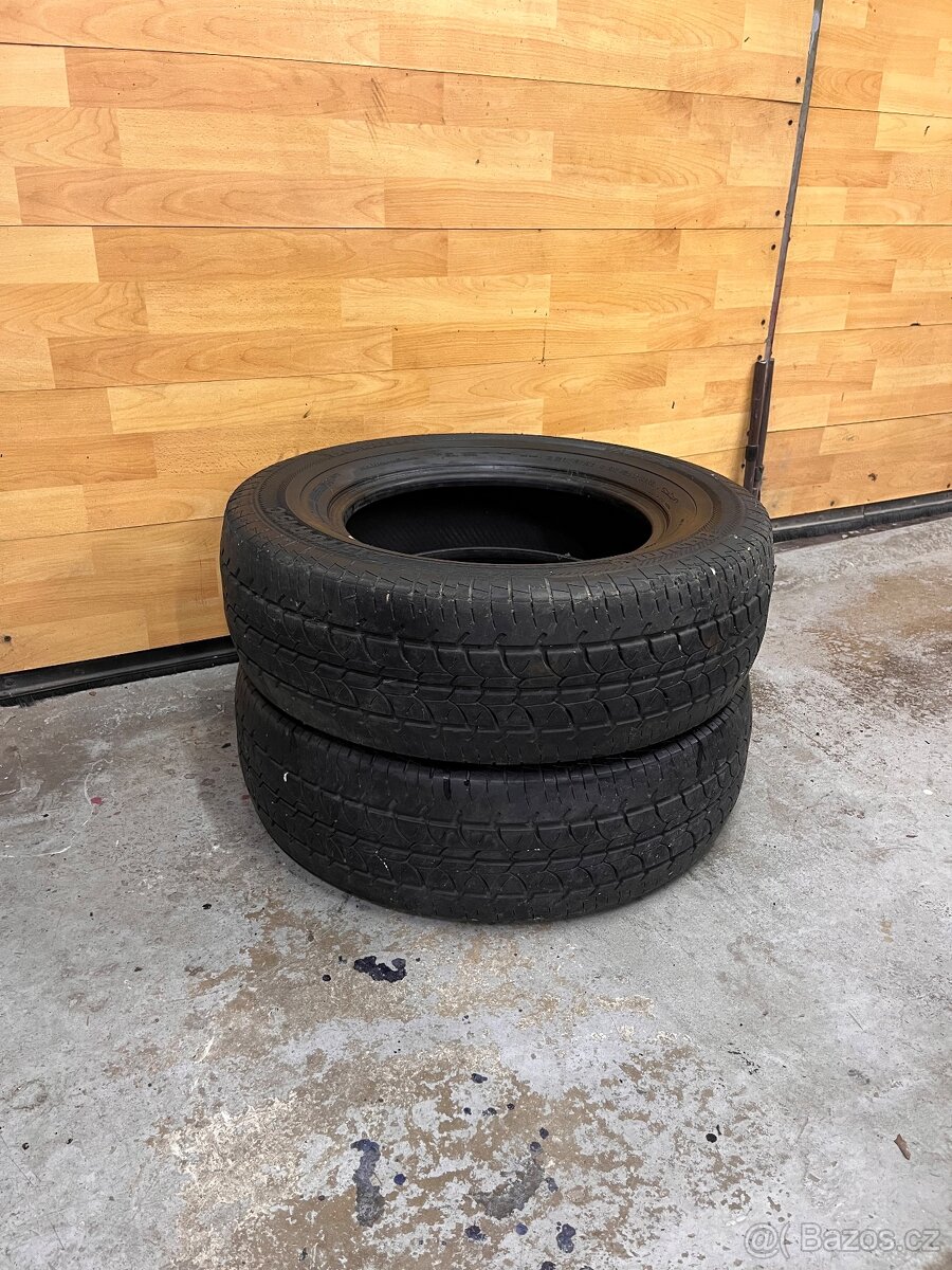 Letní pneu 215/70/15C č.1