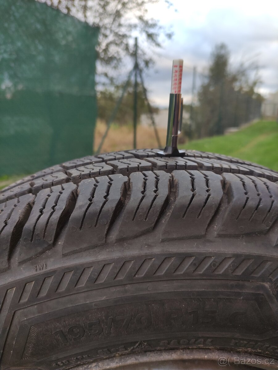 Prodám zimní pneu Barum s disky na Ford transit
