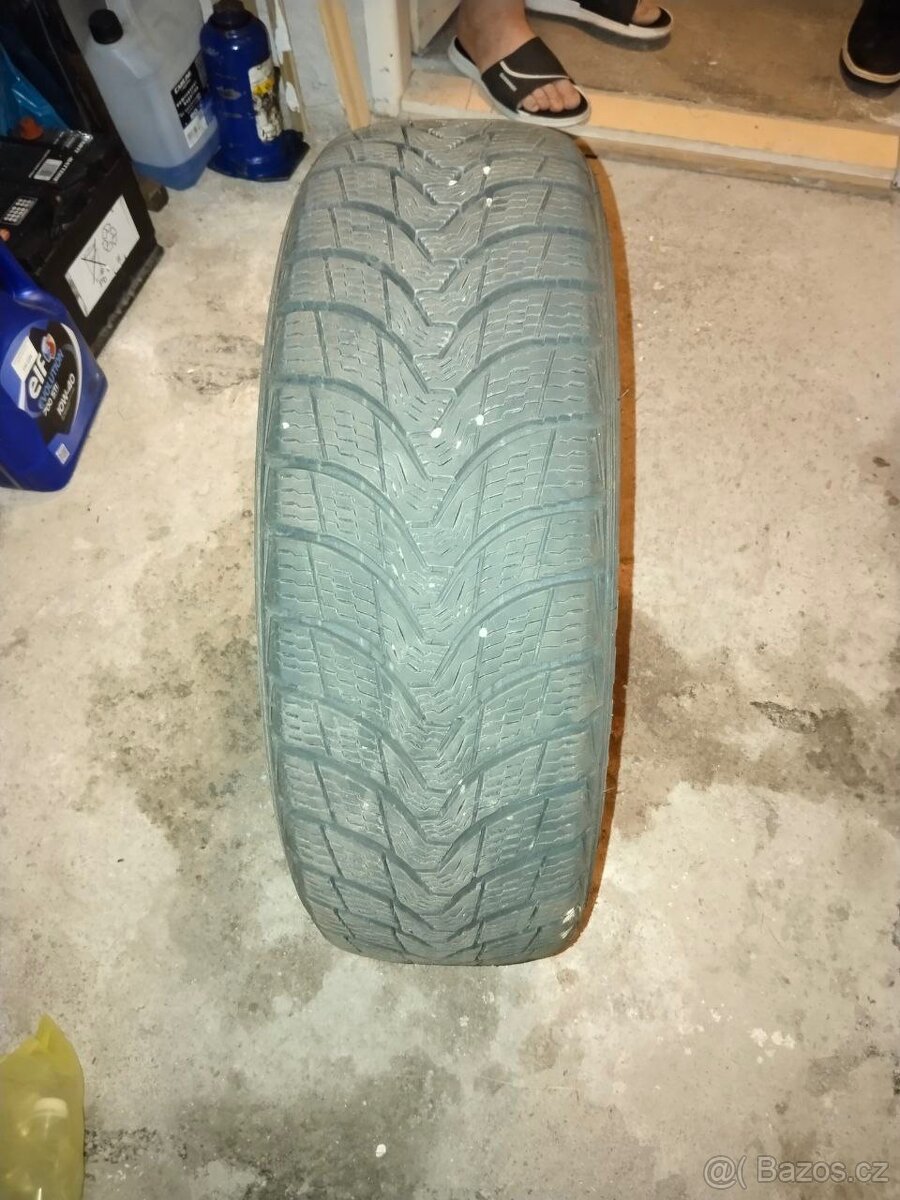 Prodám zimní pneu 215/65/R16