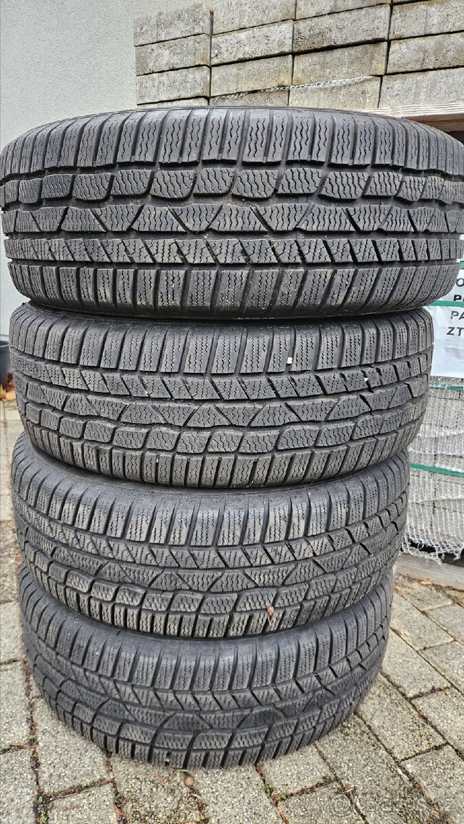 Zimní pneu Continental 215/55 R18 2x7mm 2x8mm
