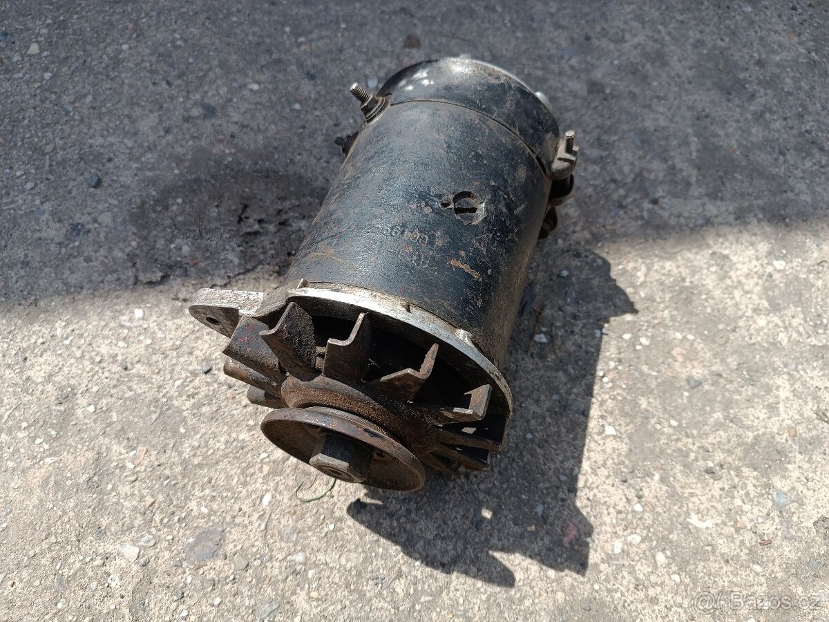 Prodám dynamo,karburátor a rozdělovače na Gaz,made in CCCP