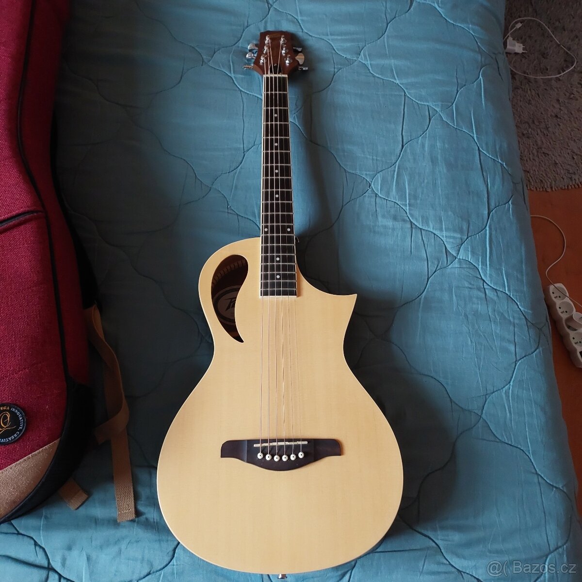 Elektroakustická kytara Peavy Parlor Composer + gigbag