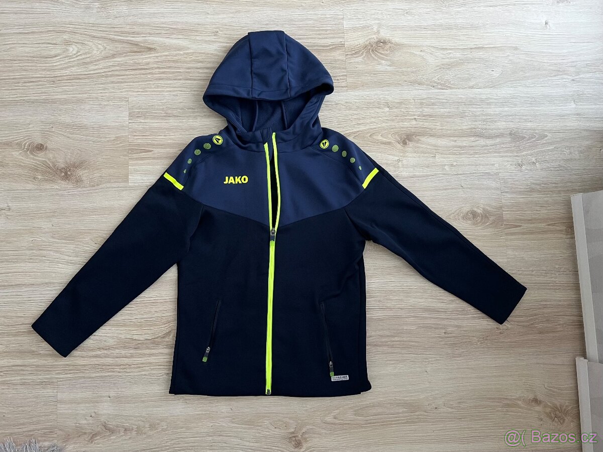 Sportovní mikina s kapucí