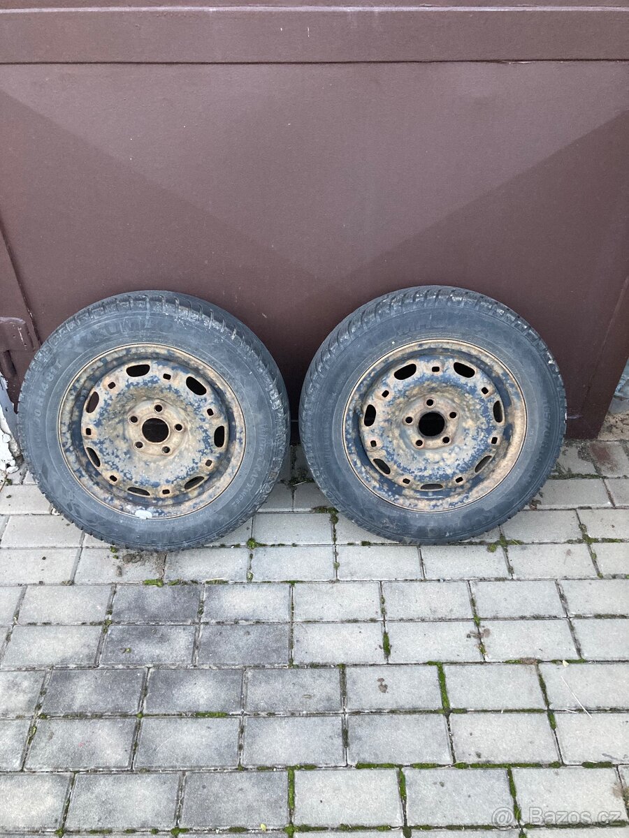 Zimní pneu 165/70 R14 r.v. 2022