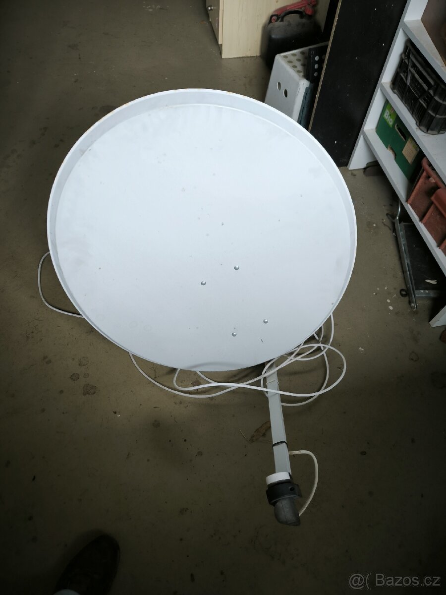 Satelit , parabola i přijímač