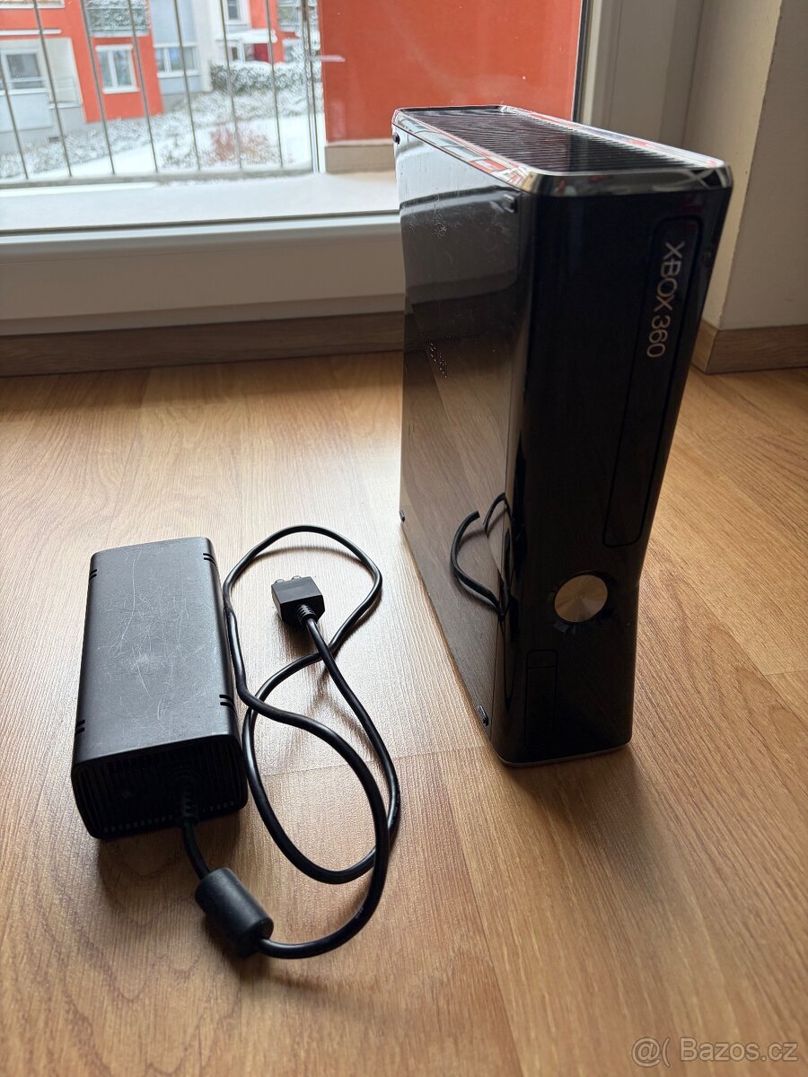 Xbox 360 + ovladače
