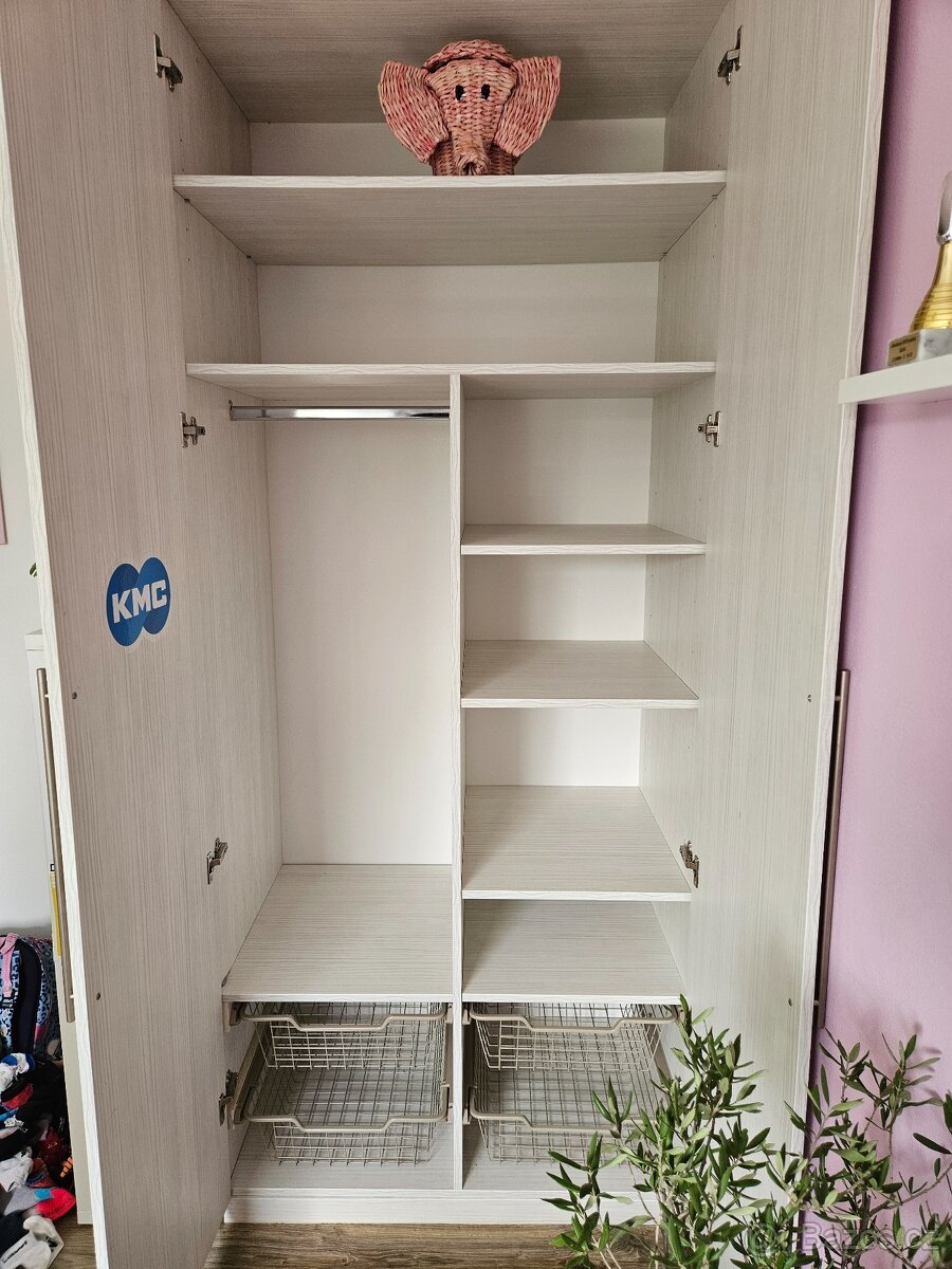 Skříň do dětského pokoje