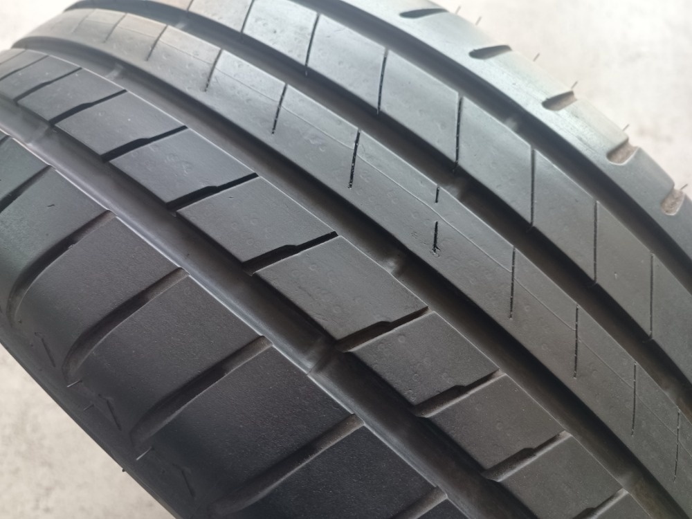 245/50 R19 BRIDGESTONE (3718)