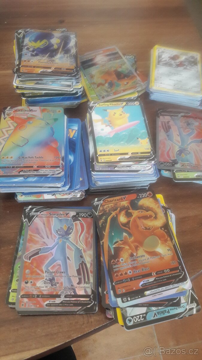 Prodám více než 300 Pokemon kartiček (asi nepravých)