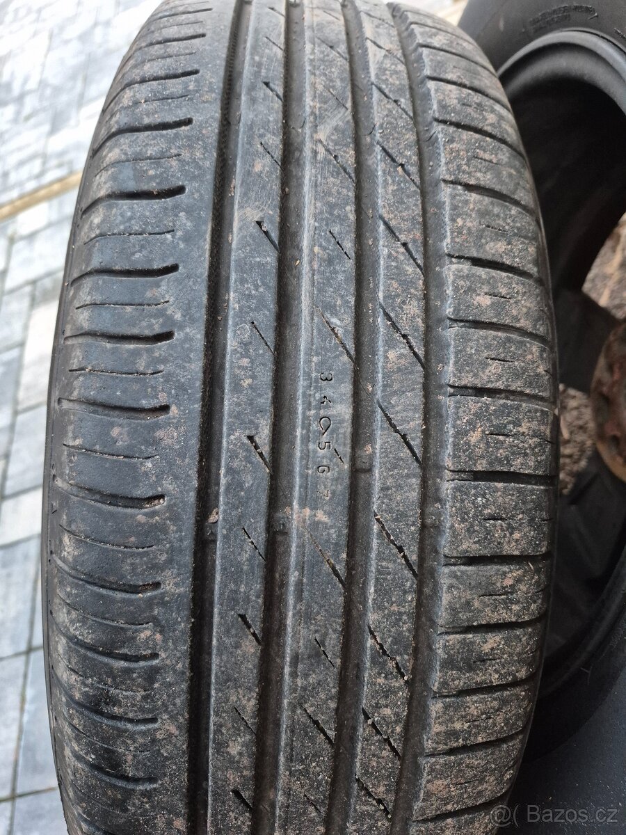 Pneu Nokian 215/65 r16 98V