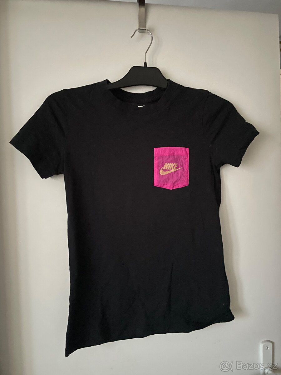 Dámské tričko značky Nike