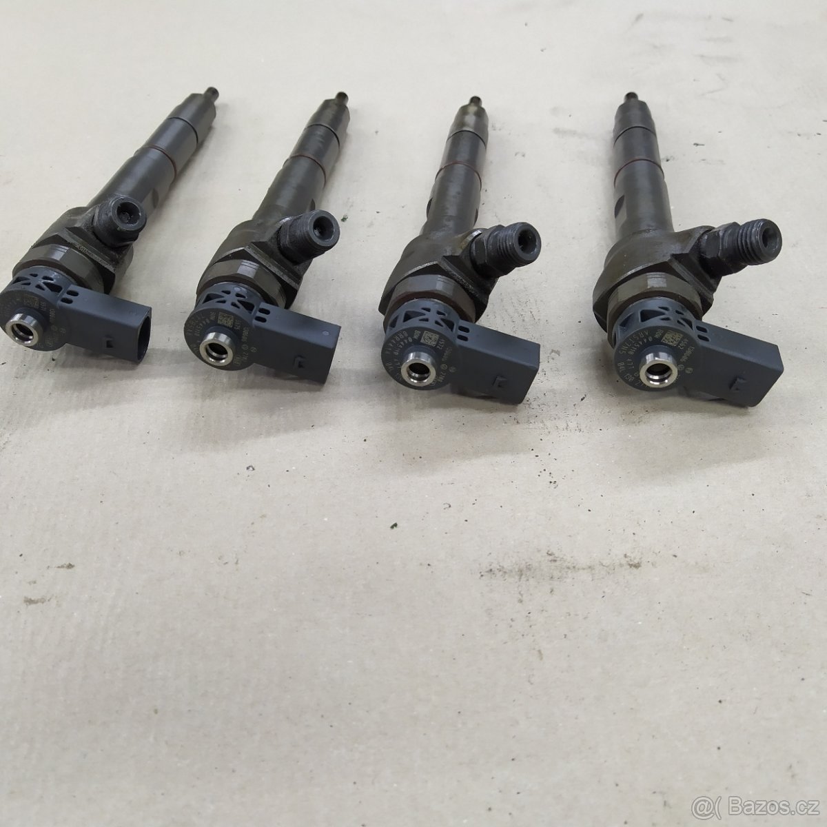 Vstřikovače Škoda Octavia III 1.6 TDCi č. 04L130277G