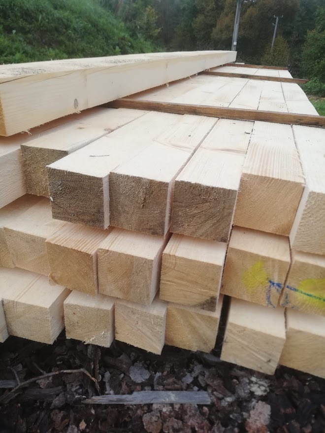 smrkové hranoly 10x10 a 12x12