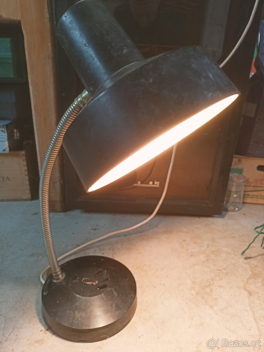 Bakelitová retro lampa
