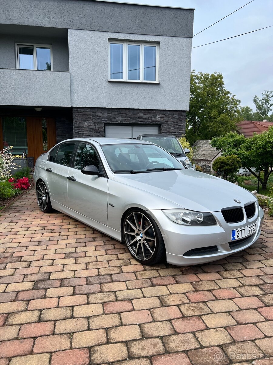 BMW E90 318i