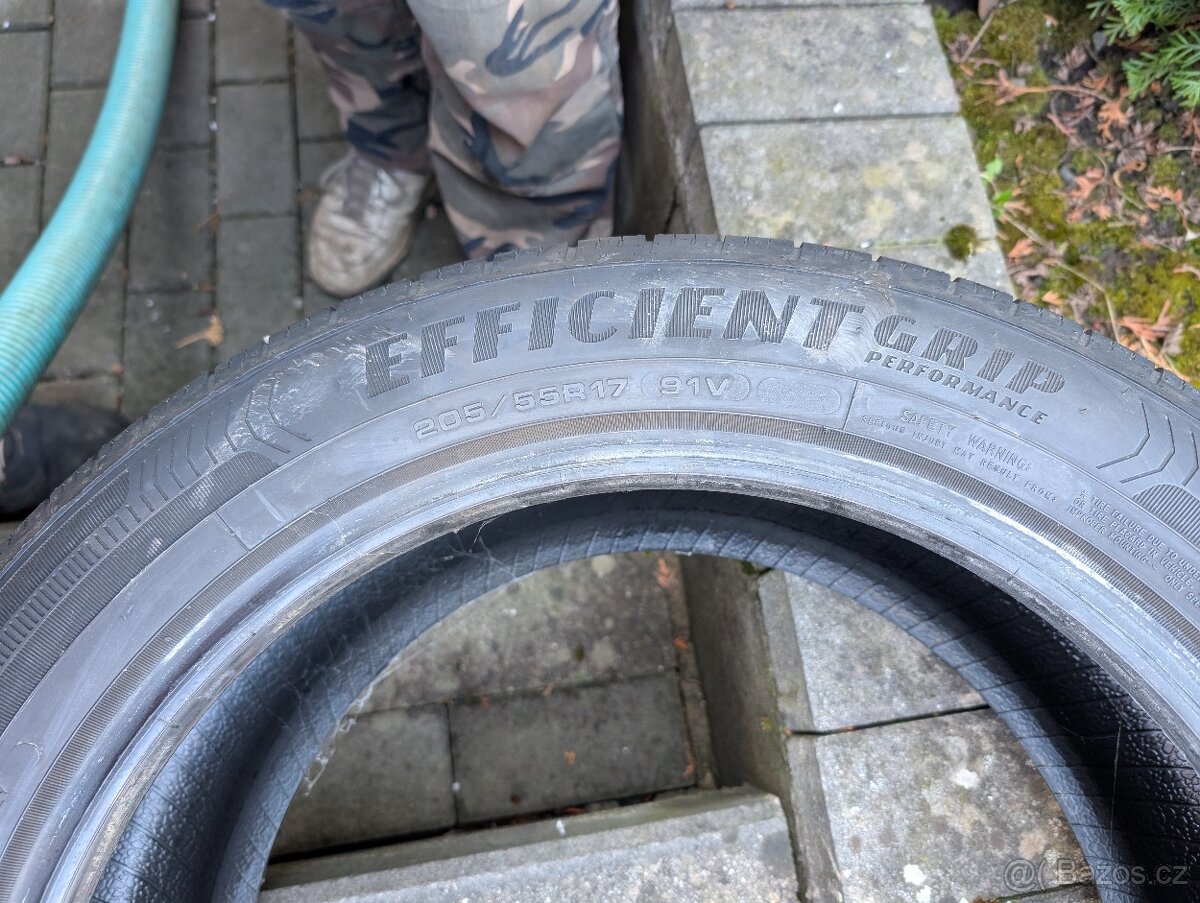 Letní pneu 205/55/ R17 91v