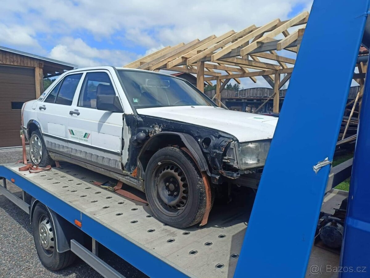 Mercedes w 201 190e R.v 83