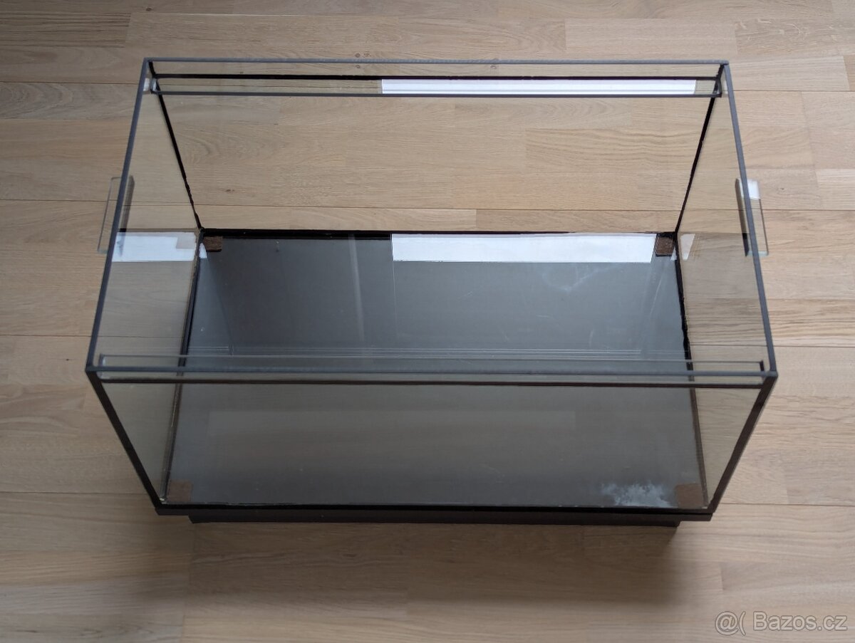 Terarium z lepeného skla