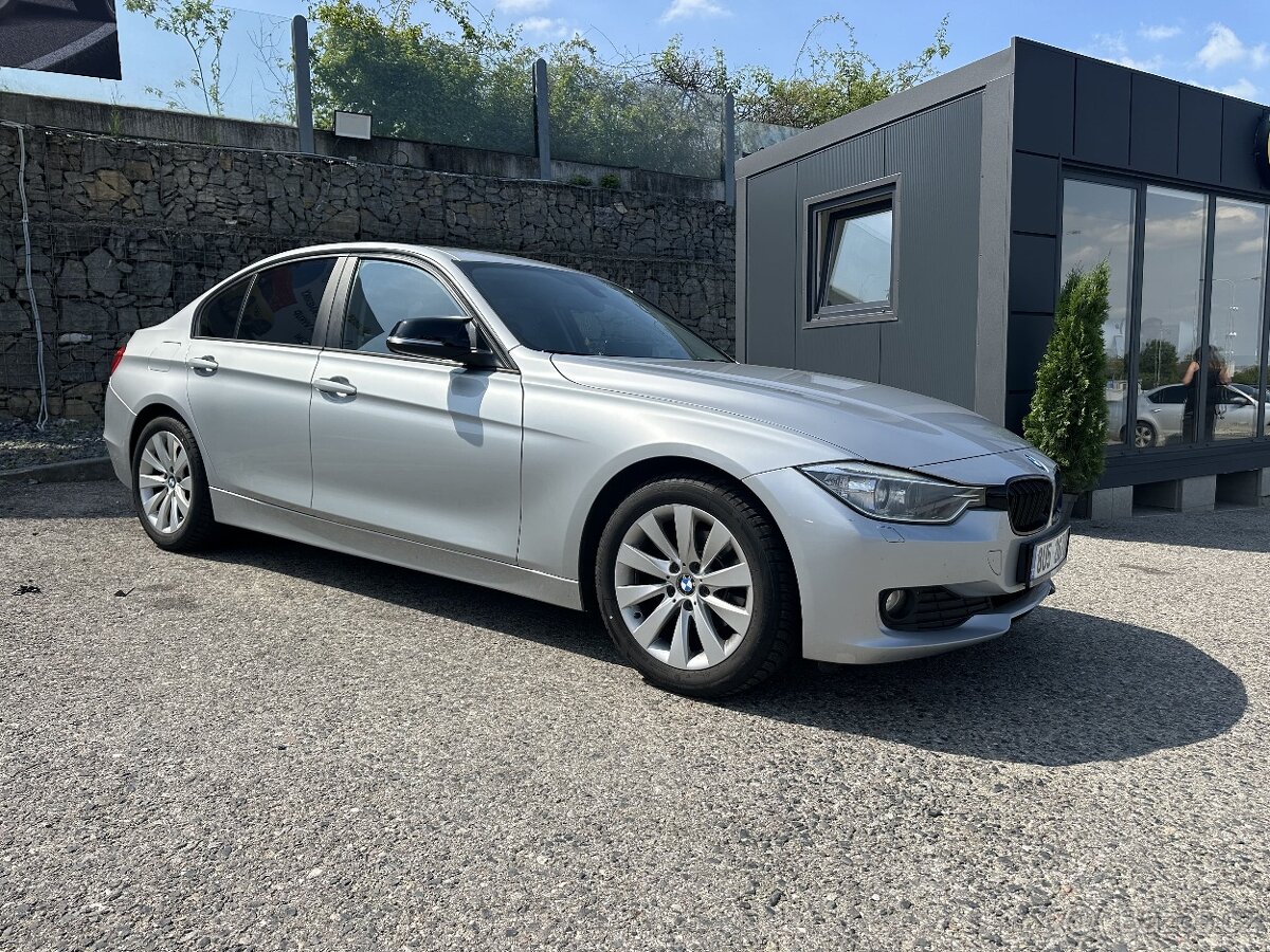 BMW 318D 2012