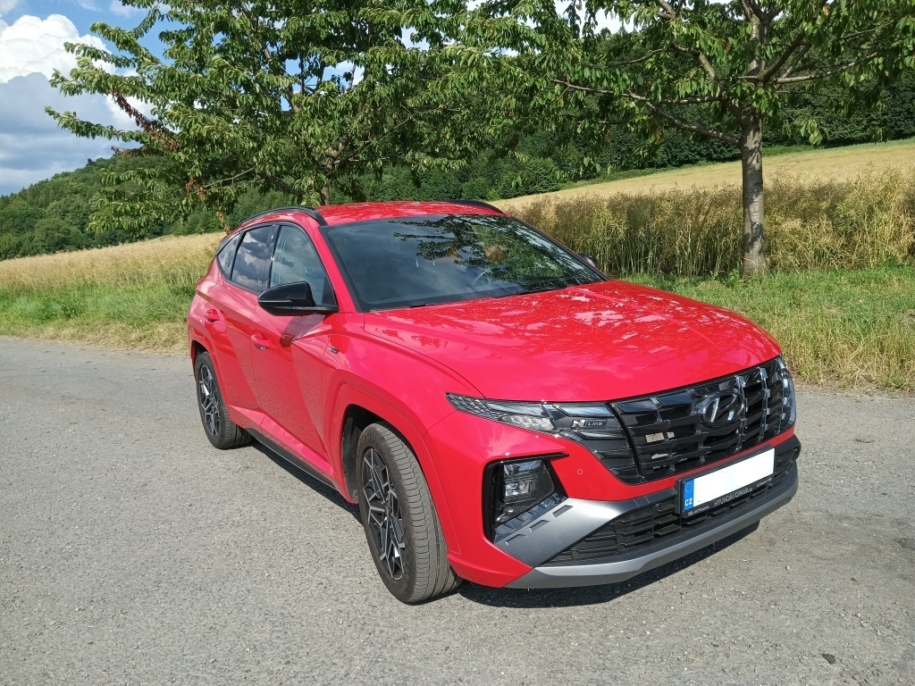 Hyundai Tucson N-line 2023, manuál, červený, 14500km,Stav n
