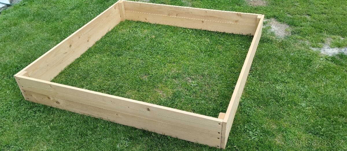 Porodní box