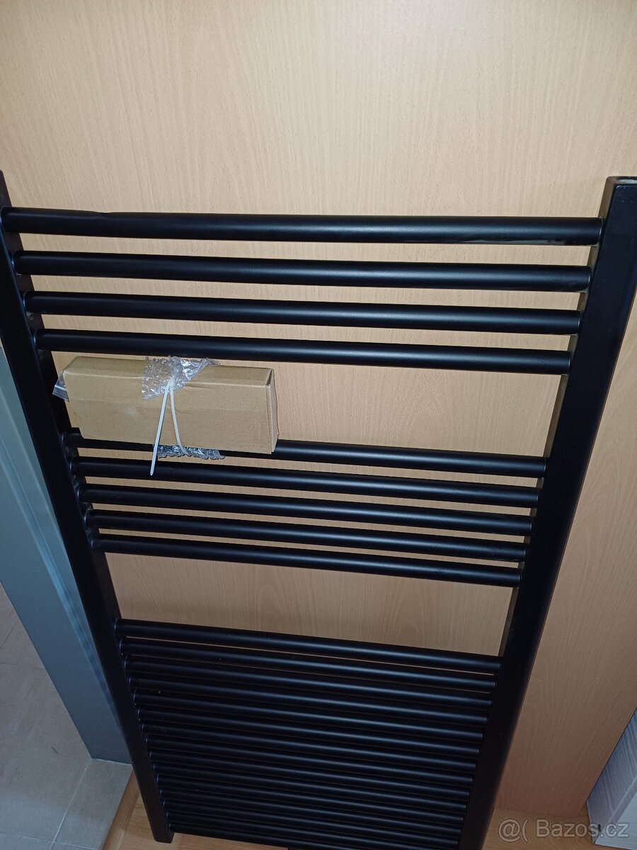 OTOPNÉ TĚLESO, černá mat
