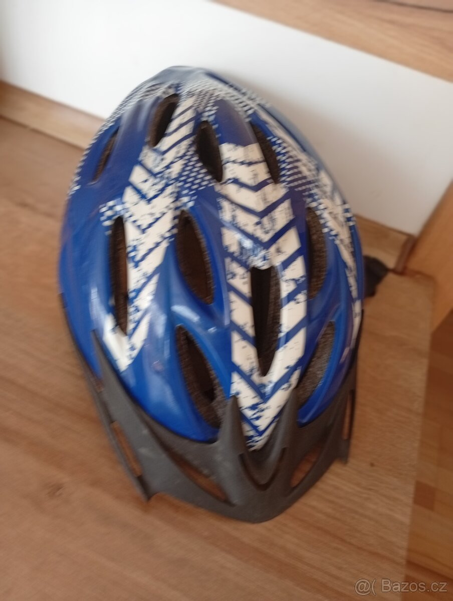 Cyklistická přilba