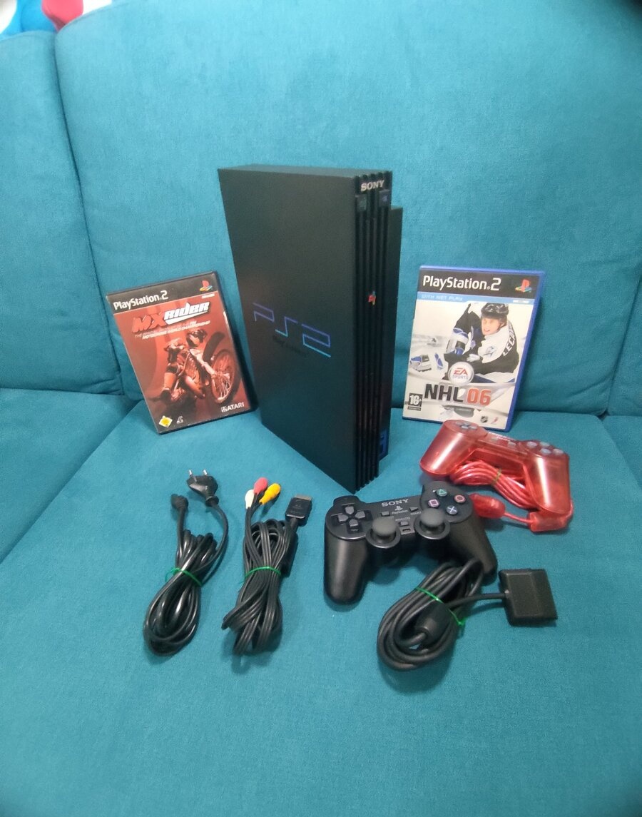 Predám - Hernú konzolu PS2 Playstation 2 Fat s 2 Hrami