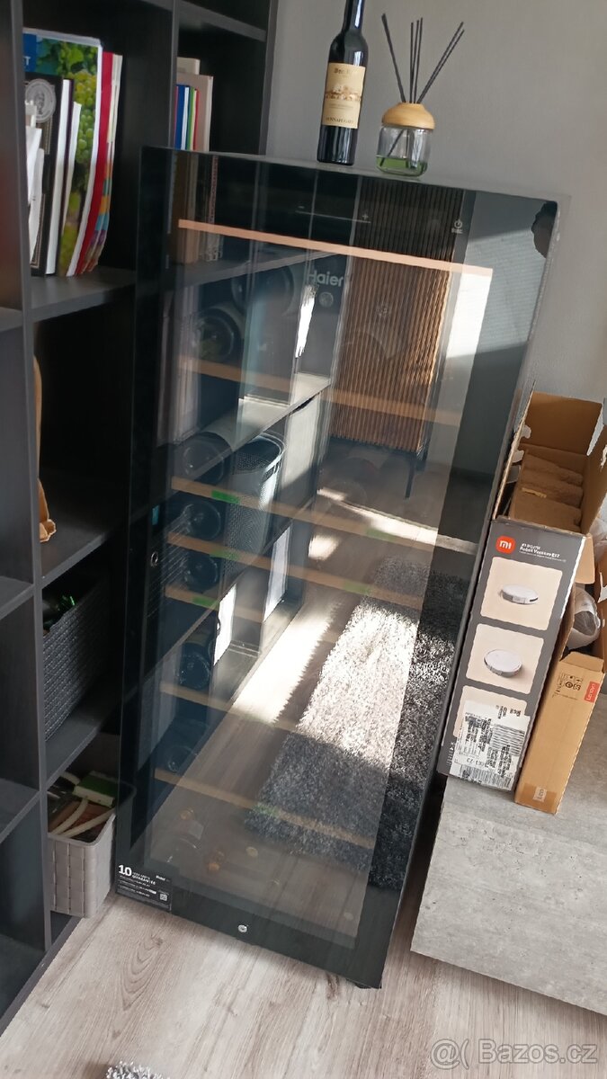 Vinotéka HAIER - HWS84GA, kapacita 85 lahví