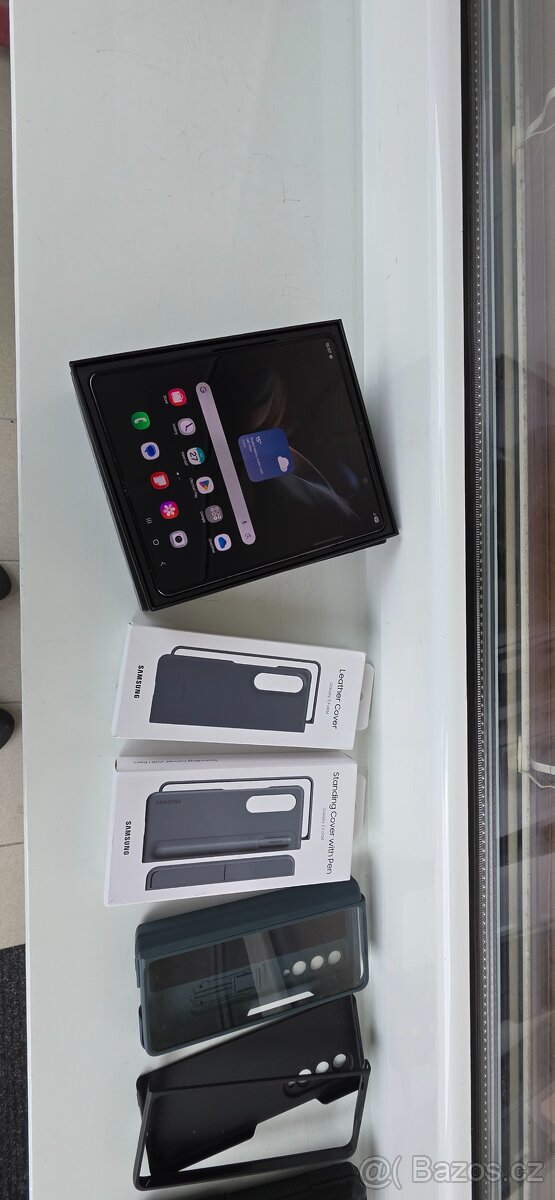 Prodám/vyměním Samsung Galaxy Z Fold 4 256 GB, RAM 12 GB.