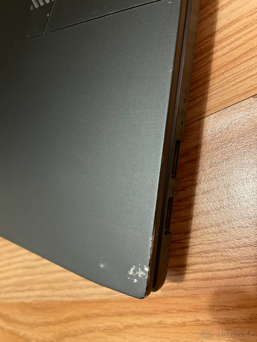 ASUS Vivobook pro 15" s RTX 3050, ryzen 5 a 16GB RAM