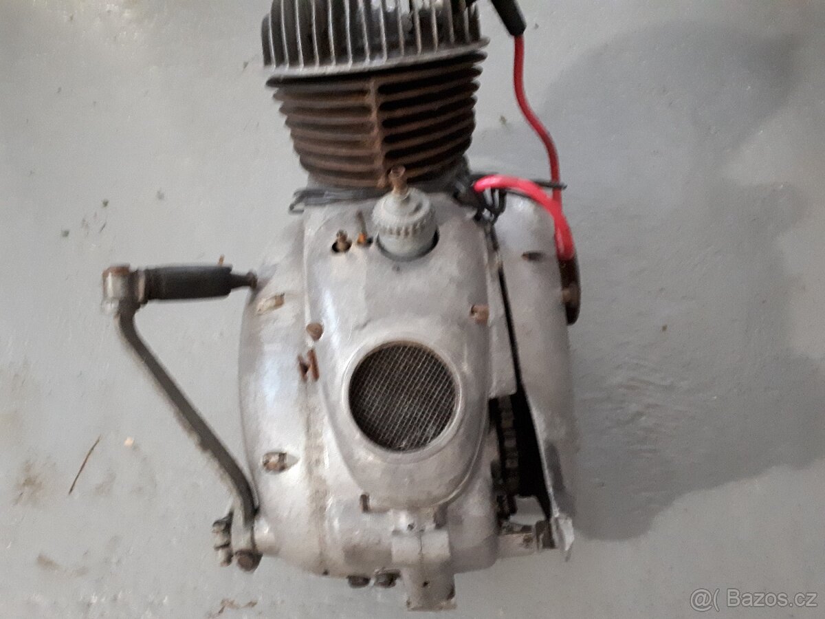 Motor ČZ 150