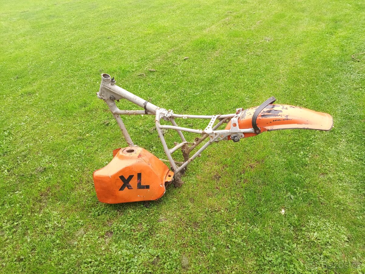 Honda XL600 - rám