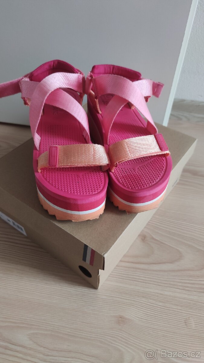 Tommy jeans sandálky 38