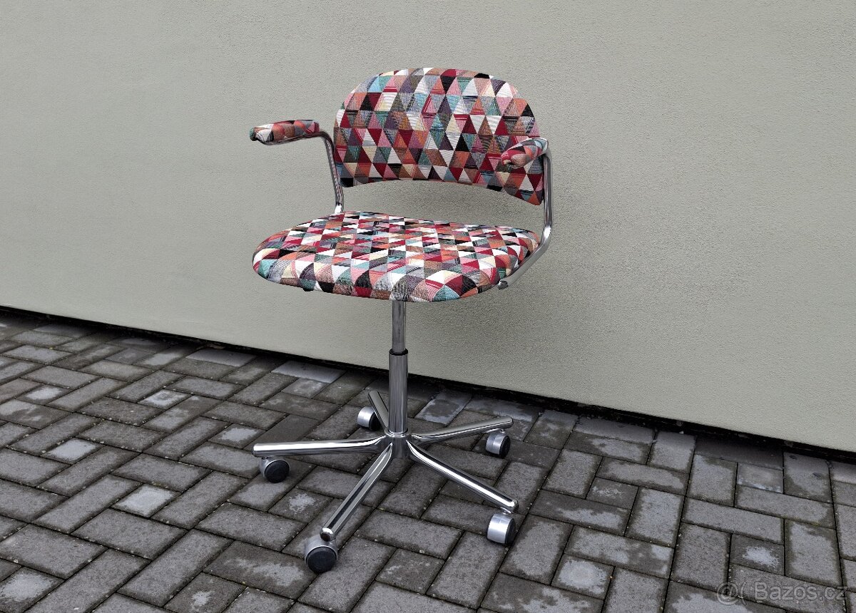 Retro chromované otočné kancelářské křeslo