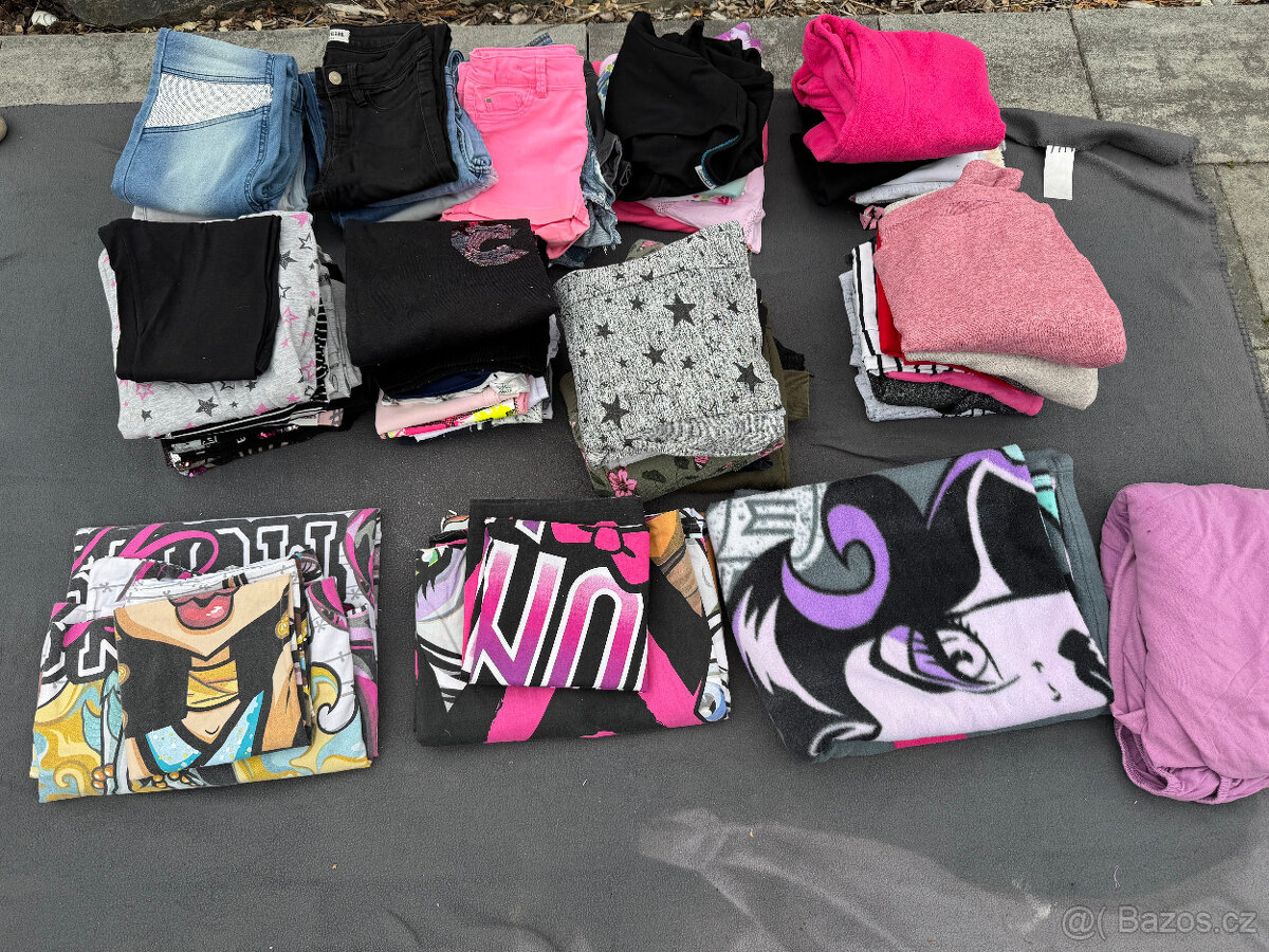 Dívčí oblečení vel. 142-158, větší množství