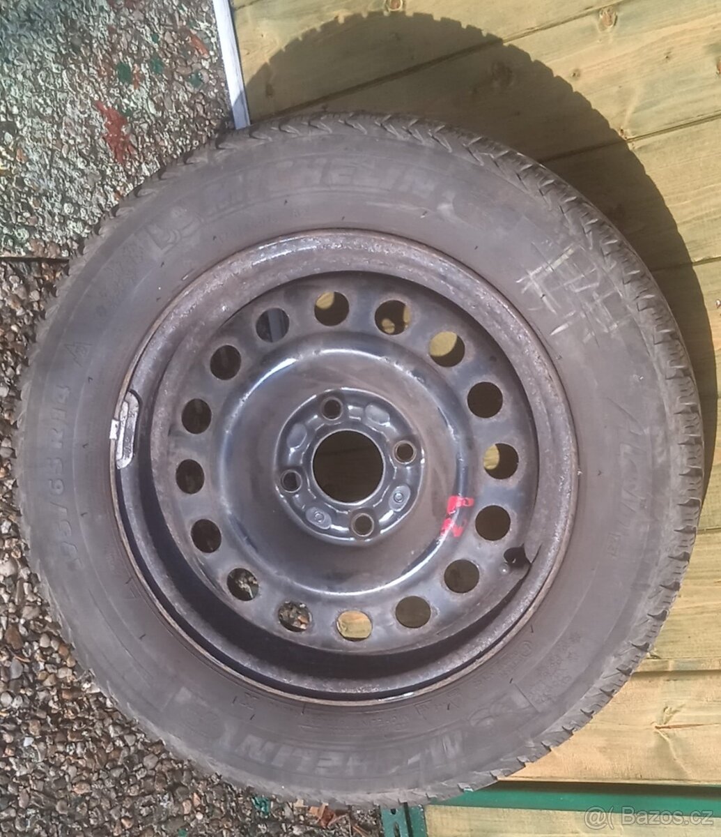 prodám nazutá zimní pneu zimní pneu 175/65/R14