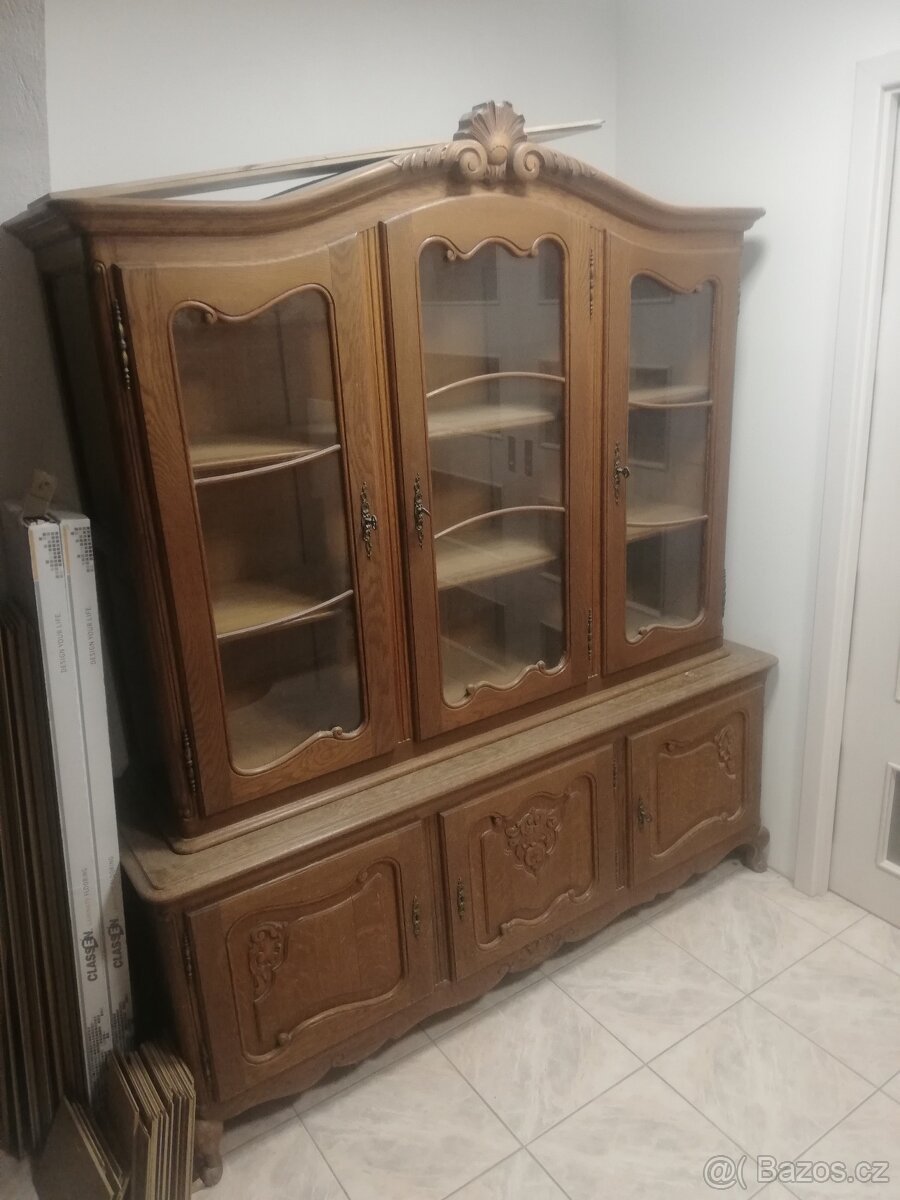 Prosklené skříně