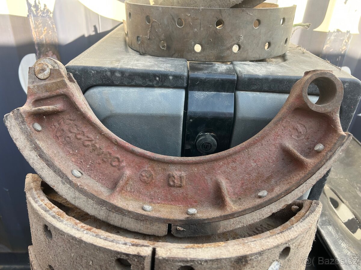 Brzdové pakny na V3S