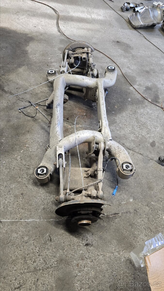 Bmw e61 zadni napravnice