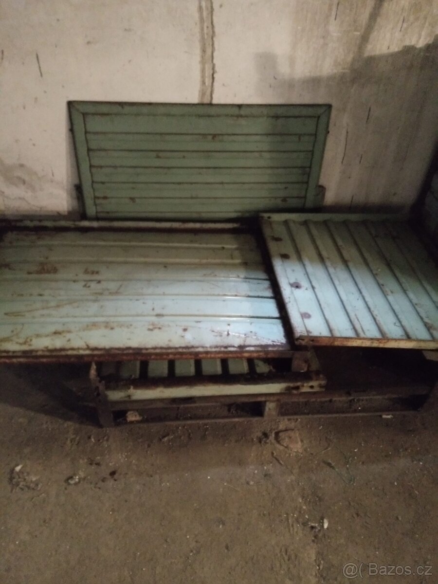 Prodám použitou plechovou bednu