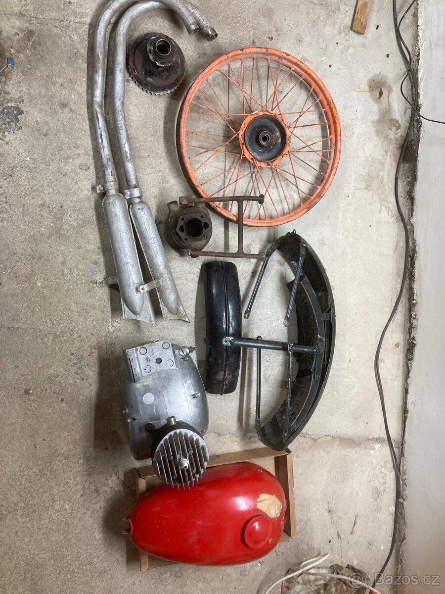 Díly ČZ 125 T