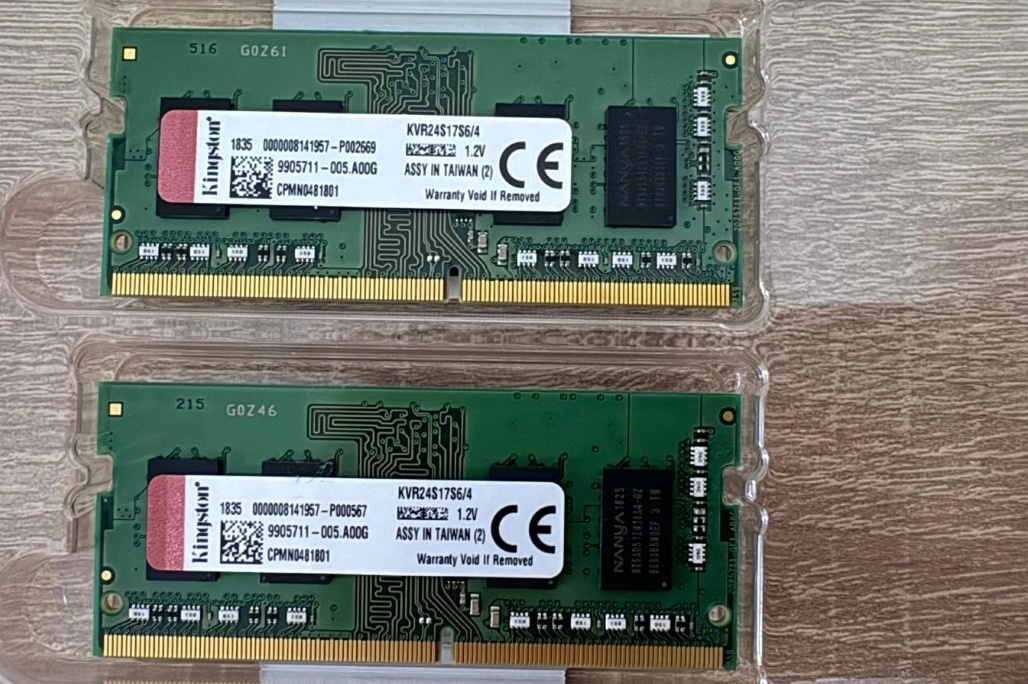 2x 4GB DDR4 2400Mhz CL17
SODIMM