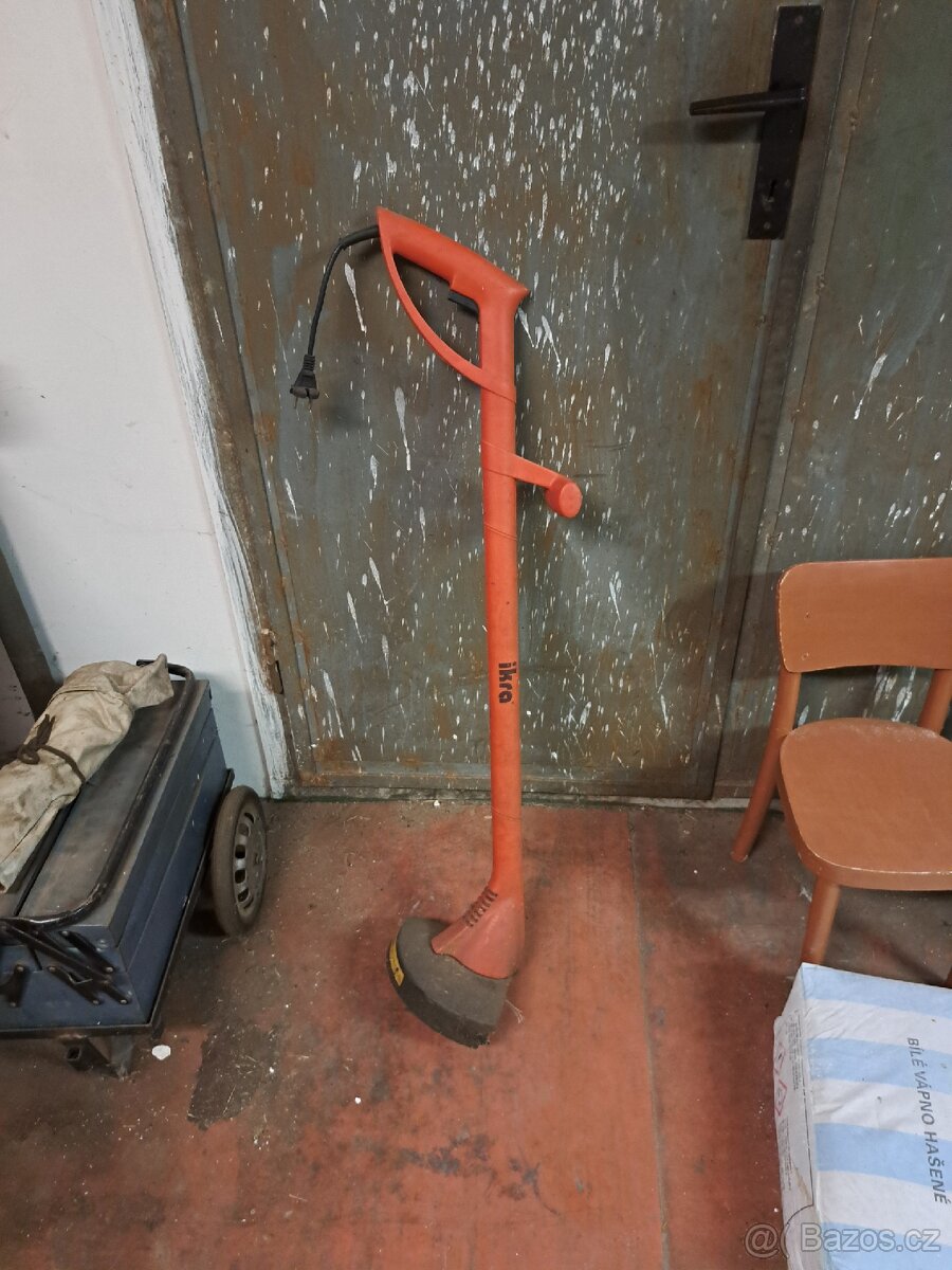 Elektrická strunová sekačka