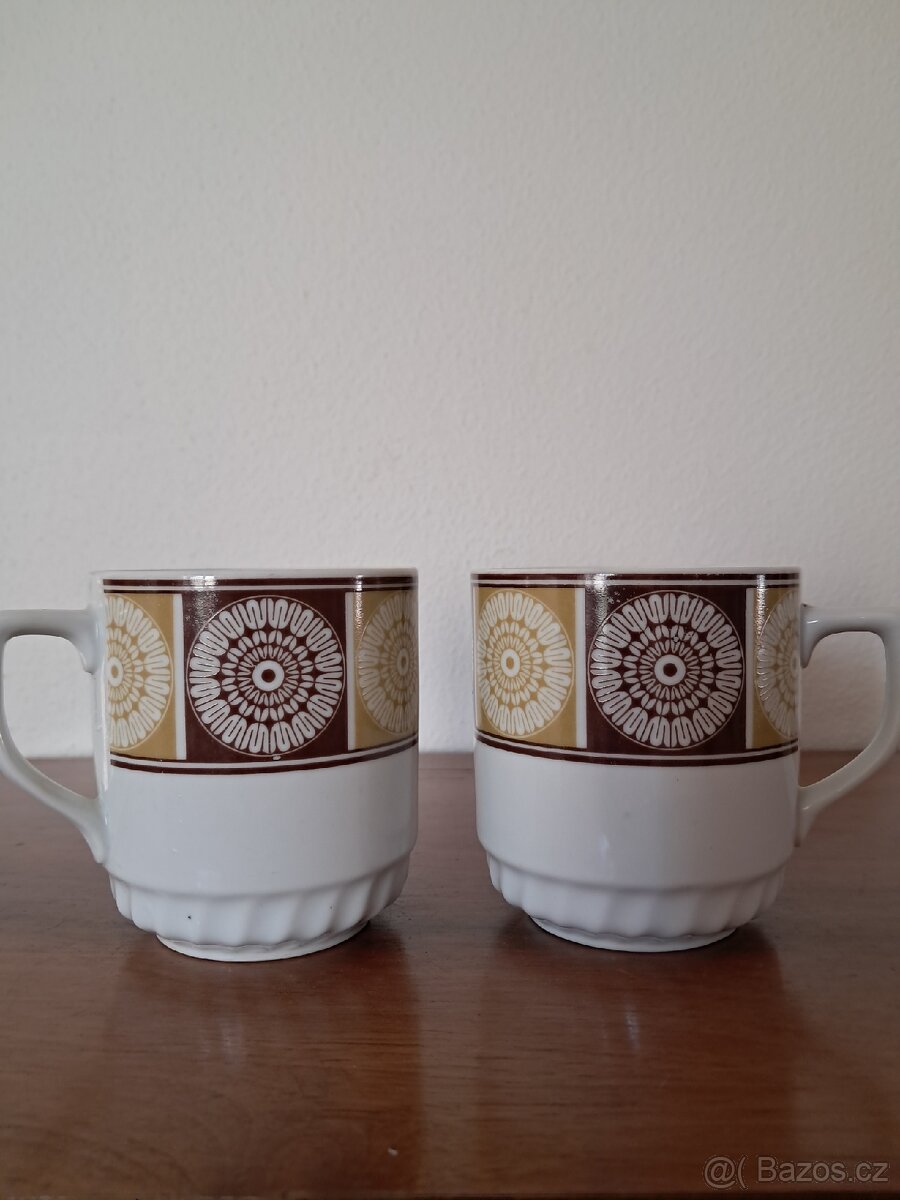 Retro porcelánové hrnky