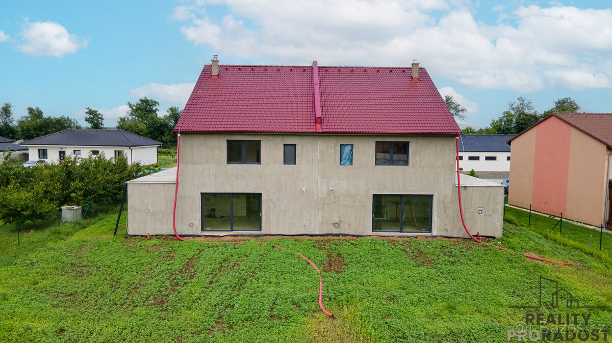 Prodej rodinného domu 4+kk, s garáží, pozemkem 608 m2, Medlo
