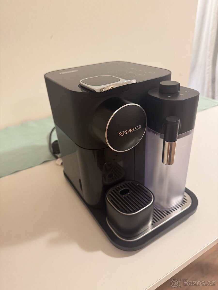 Kávovar Nespresso GRAN LATISSIMA black