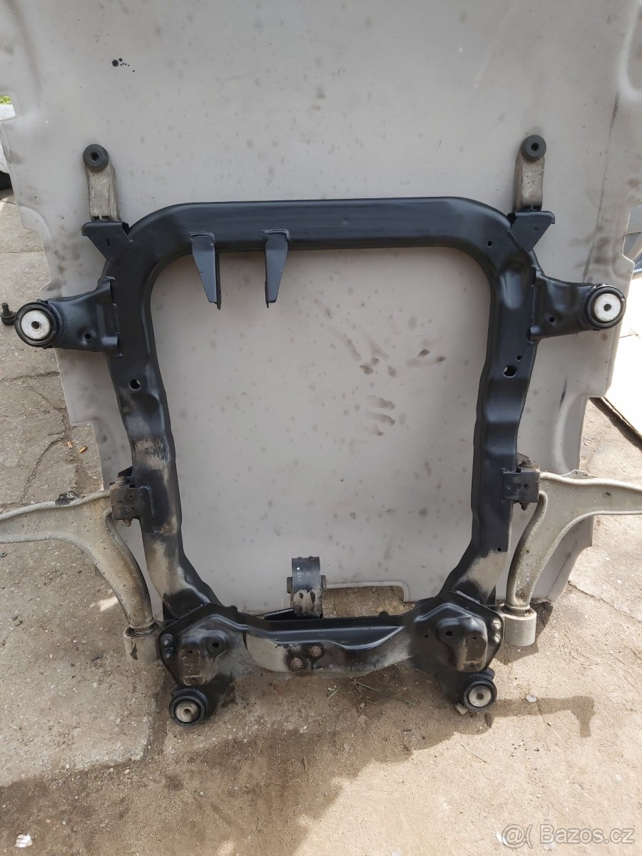 Opel Vectra C, Opel Signum rám pod motor
