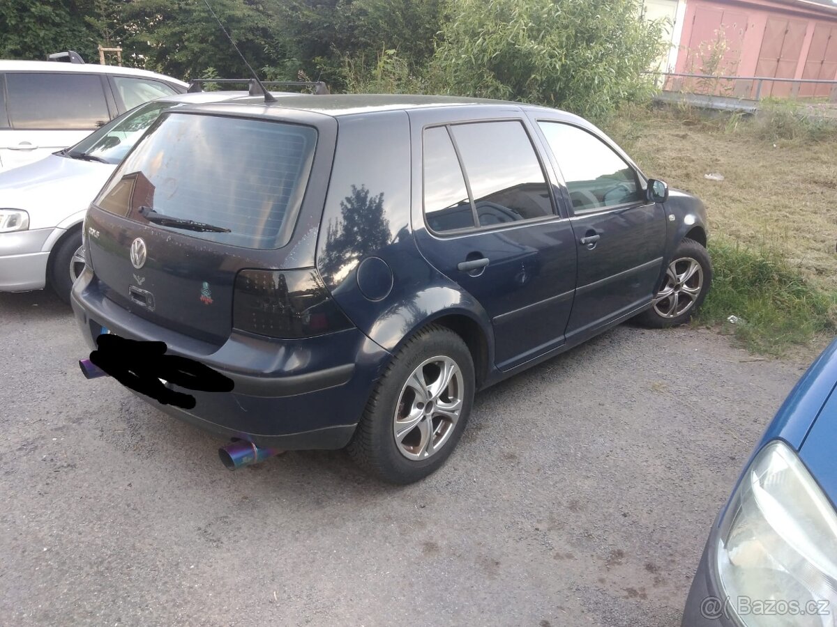 Homologované zadní světla plně funkční